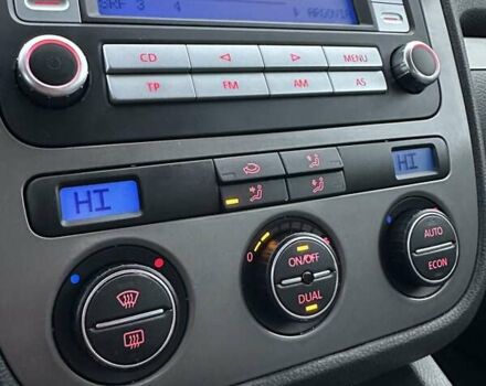 Серый Фольксваген Гольф, объемом двигателя 1.4 л и пробегом 233 тыс. км за 6750 $, фото 28 на Automoto.ua