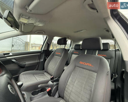 Серый Фольксваген Гольф, объемом двигателя 1.4 л и пробегом 236 тыс. км за 5500 $, фото 8 на Automoto.ua