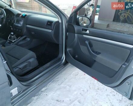 Сірий Фольксваген Гольф, об'ємом двигуна 1.39 л та пробігом 240 тис. км за 5600 $, фото 7 на Automoto.ua