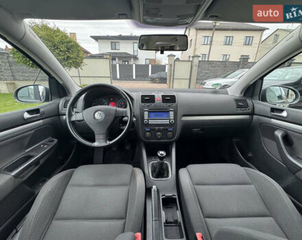 Сірий Фольксваген Гольф, об'ємом двигуна 1.6 л та пробігом 229 тис. км за 4750 $, фото 15 на Automoto.ua