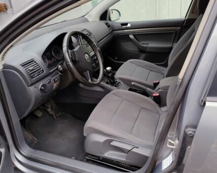 Серый Фольксваген Гольф, объемом двигателя 1.6 л и пробегом 233 тыс. км за 5999 $, фото 5 на Automoto.ua