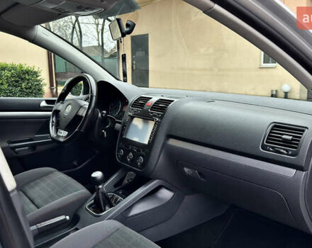 Серый Фольксваген Гольф, объемом двигателя 1.6 л и пробегом 178 тыс. км за 6556 $, фото 50 на Automoto.ua