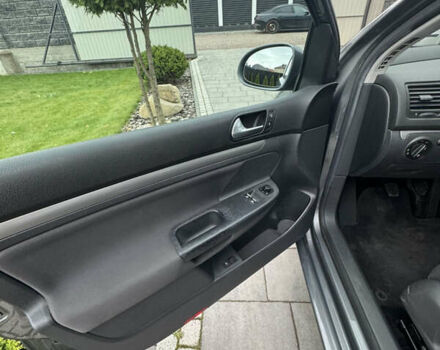 Сірий Фольксваген Гольф, об'ємом двигуна 1.6 л та пробігом 229 тис. км за 4750 $, фото 21 на Automoto.ua