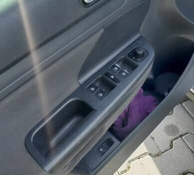 Сірий Фольксваген Гольф, об'ємом двигуна 1.6 л та пробігом 200 тис. км за 4999 $, фото 15 на Automoto.ua