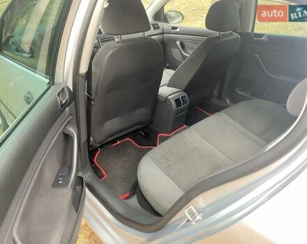 Серый Фольксваген Гольф, объемом двигателя 1.6 л и пробегом 235 тыс. км за 6500 $, фото 14 на Automoto.ua