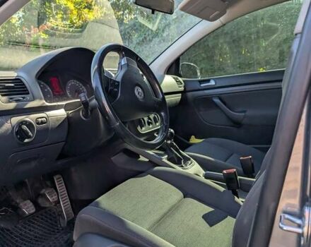 Серый Фольксваген Гольф, объемом двигателя 1.6 л и пробегом 218 тыс. км за 5600 $, фото 4 на Automoto.ua