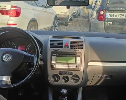 Серый Фольксваген Гольф, объемом двигателя 1.6 л и пробегом 200 тыс. км за 6500 $, фото 5 на Automoto.ua