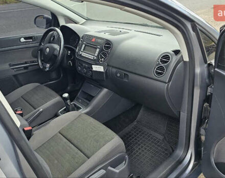 Серый Фольксваген Гольф, объемом двигателя 1.39 л и пробегом 270 тыс. км за 6000 $, фото 17 на Automoto.ua