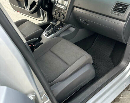 Серый Фольксваген Гольф, объемом двигателя 1.6 л и пробегом 220 тыс. км за 6350 $, фото 38 на Automoto.ua