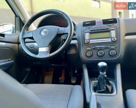 Сірий Фольксваген Гольф, об'ємом двигуна 1.4 л та пробігом 185 тис. км за 6450 $, фото 109 на Automoto.ua