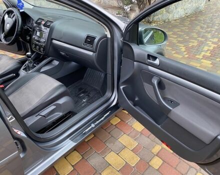 Сірий Фольксваген Гольф, об'ємом двигуна 1.4 л та пробігом 270 тис. км за 4100 $, фото 16 на Automoto.ua