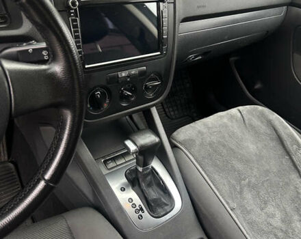 Серый Фольксваген Гольф, объемом двигателя 1.6 л и пробегом 220 тыс. км за 5800 $, фото 12 на Automoto.ua