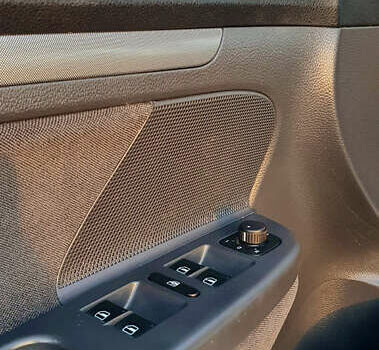 Сірий Фольксваген Гольф, об'ємом двигуна 1.6 л та пробігом 188 тис. км за 5350 $, фото 5 на Automoto.ua