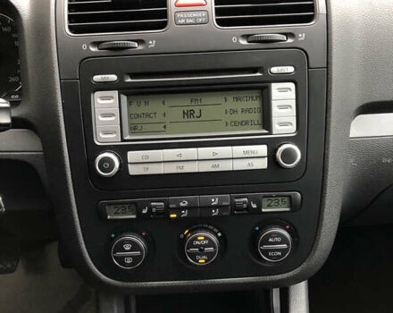 Сірий Фольксваген Гольф, об'ємом двигуна 1.6 л та пробігом 256 тис. км за 5999 $, фото 24 на Automoto.ua