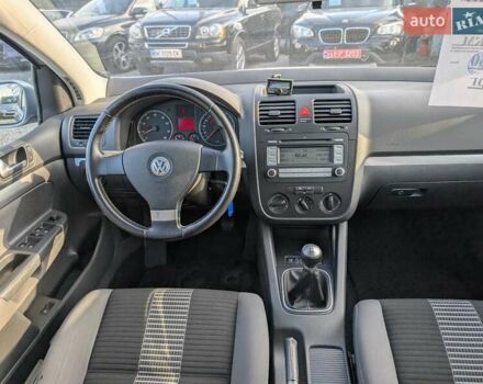 Серый Фольксваген Гольф, объемом двигателя 1.6 л и пробегом 244 тыс. км за 5950 $, фото 35 на Automoto.ua