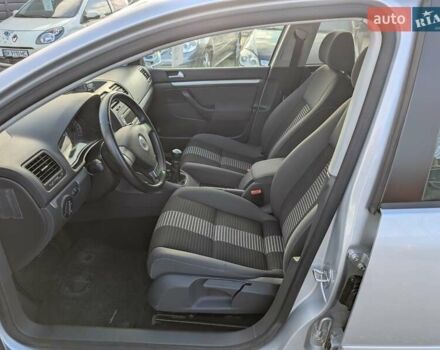 Серый Фольксваген Гольф, объемом двигателя 1.6 л и пробегом 244 тыс. км за 5950 $, фото 28 на Automoto.ua
