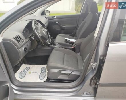 Сірий Фольксваген Гольф, об'ємом двигуна 1.4 л та пробігом 180 тис. км за 5000 $, фото 13 на Automoto.ua