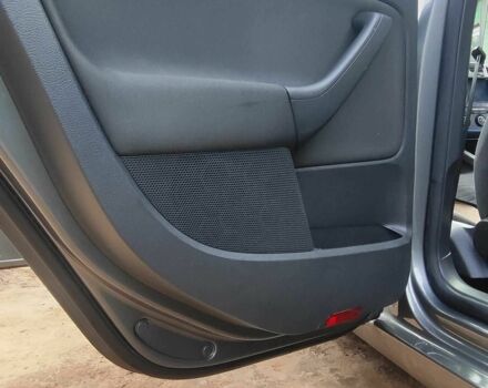 Серый Фольксваген Гольф, объемом двигателя 1.6 л и пробегом 218 тыс. км за 6400 $, фото 16 на Automoto.ua