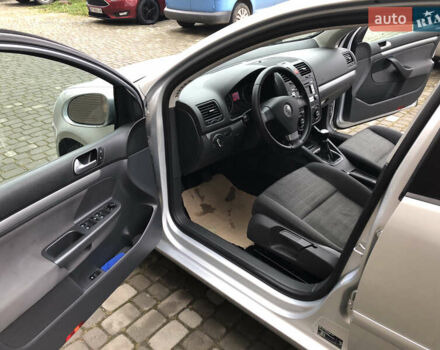 Сірий Фольксваген Гольф, об'ємом двигуна 1.6 л та пробігом 256 тис. км за 5999 $, фото 12 на Automoto.ua