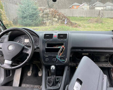Серый Фольксваген Гольф, объемом двигателя 1.6 л и пробегом 228 тыс. км за 4200 $, фото 6 на Automoto.ua