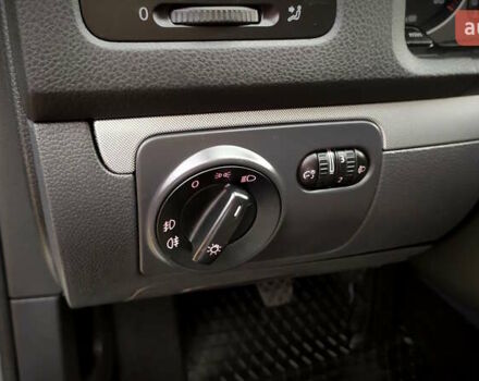 Сірий Фольксваген Гольф, об'ємом двигуна 1.6 л та пробігом 200 тис. км за 6950 $, фото 137 на Automoto.ua