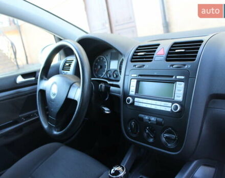 Серый Фольксваген Гольф, объемом двигателя 1.6 л и пробегом 195 тыс. км за 5890 $, фото 67 на Automoto.ua