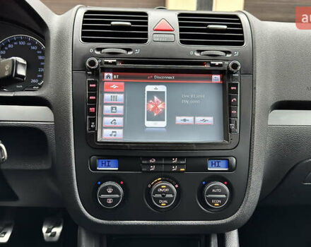 Серый Фольксваген Гольф, объемом двигателя 1.6 л и пробегом 178 тыс. км за 6556 $, фото 52 на Automoto.ua