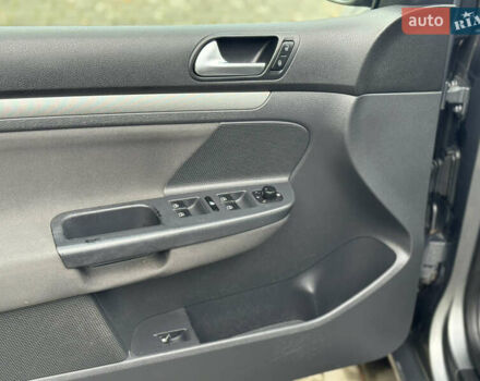 Серый Фольксваген Гольф, объемом двигателя 1.4 л и пробегом 169 тыс. км за 5700 $, фото 26 на Automoto.ua