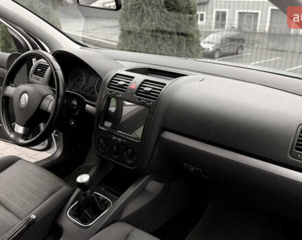 Серый Фольксваген Гольф, объемом двигателя 1.4 л и пробегом 239 тыс. км за 5150 $, фото 30 на Automoto.ua