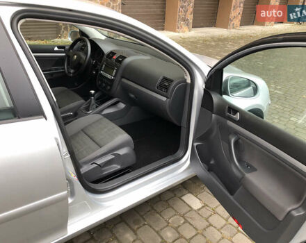 Сірий Фольксваген Гольф, об'ємом двигуна 1.6 л та пробігом 256 тис. км за 5999 $, фото 7 на Automoto.ua