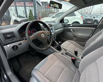 Серый Фольксваген Гольф, объемом двигателя 1.4 л и пробегом 233 тыс. км за 6750 $, фото 20 на Automoto.ua
