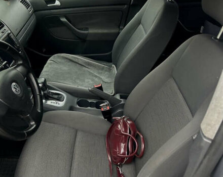 Серый Фольксваген Гольф, объемом двигателя 1.6 л и пробегом 220 тыс. км за 5800 $, фото 8 на Automoto.ua