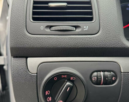 Сірий Фольксваген Гольф, об'ємом двигуна 1.6 л та пробігом 209 тис. км за 5999 $, фото 21 на Automoto.ua