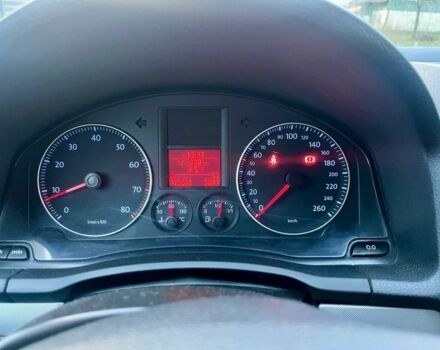 Сірий Фольксваген Гольф, об'ємом двигуна 1.6 л та пробігом 179 тис. км за 7544 $, фото 5 на Automoto.ua