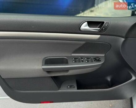 Серый Фольксваген Гольф, объемом двигателя 1.6 л и пробегом 215 тыс. км за 6299 $, фото 7 на Automoto.ua