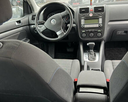 Серый Фольксваген Гольф, объемом двигателя 1.6 л и пробегом 290 тыс. км за 7750 $, фото 18 на Automoto.ua