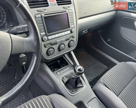 Серый Фольксваген Гольф, объемом двигателя 1.6 л и пробегом 154 тыс. км за 6200 $, фото 14 на Automoto.ua