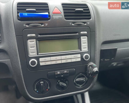 Сірий Фольксваген Гольф, об'ємом двигуна 1.9 л та пробігом 220 тис. км за 5899 $, фото 12 на Automoto.ua