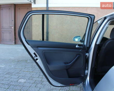 Серый Фольксваген Гольф, объемом двигателя 1.6 л и пробегом 195 тыс. км за 5890 $, фото 57 на Automoto.ua