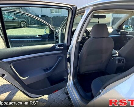 Сірий Фольксваген Гольф, об'ємом двигуна 1.6 л та пробігом 179 тис. км за 5300 $, фото 4 на Automoto.ua