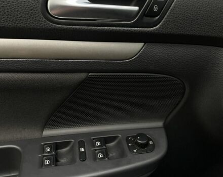 Серый Фольксваген Гольф, объемом двигателя 1.6 л и пробегом 292 тыс. км за 6500 $, фото 9 на Automoto.ua