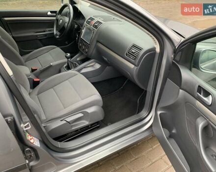 Сірий Фольксваген Гольф, об'ємом двигуна 1.6 л та пробігом 164 тис. км за 5700 $, фото 11 на Automoto.ua