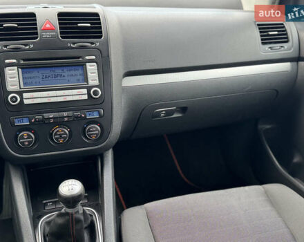 Серый Фольксваген Гольф, объемом двигателя 1.4 л и пробегом 169 тыс. км за 5700 $, фото 31 на Automoto.ua