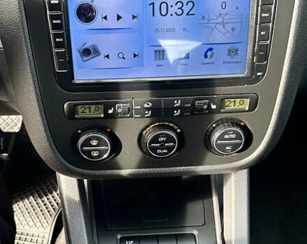 Серый Фольксваген Гольф, объемом двигателя 1.6 л и пробегом 182 тыс. км за 5999 $, фото 7 на Automoto.ua