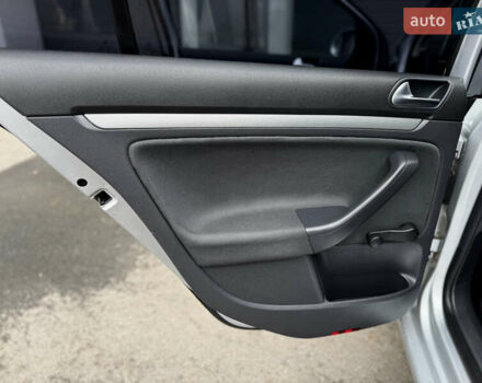 Сірий Фольксваген Гольф, об'ємом двигуна 1.4 л та пробігом 240 тис. км за 5290 $, фото 26 на Automoto.ua