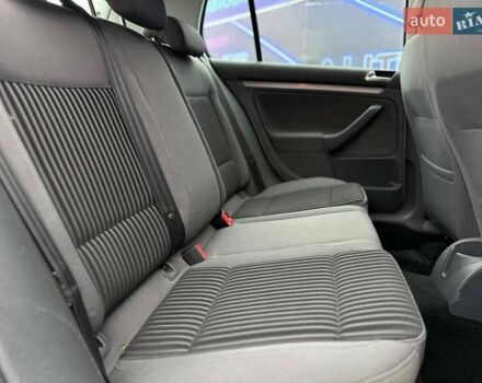 Серый Фольксваген Гольф, объемом двигателя 1.6 л и пробегом 215 тыс. км за 6299 $, фото 8 на Automoto.ua