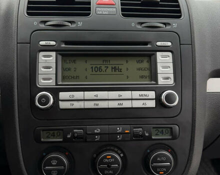 Серый Фольксваген Гольф, объемом двигателя 1.6 л и пробегом 212 тыс. км за 6450 $, фото 43 на Automoto.ua