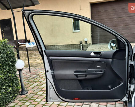 Серый Фольксваген Гольф, объемом двигателя 1.6 л и пробегом 178 тыс. км за 6556 $, фото 32 на Automoto.ua