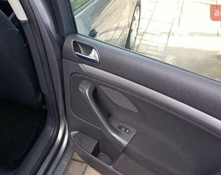 Серый Фольксваген Гольф, объемом двигателя 1.6 л и пробегом 238 тыс. км за 6300 $, фото 9 на Automoto.ua