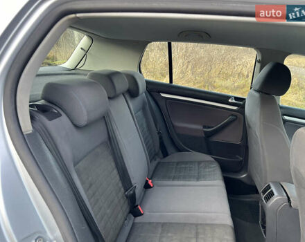 Серый Фольксваген Гольф, объемом двигателя 1.4 л и пробегом 189 тыс. км за 5800 $, фото 26 на Automoto.ua